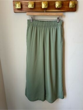 H&M Sage Green Coastal Grandma Wide Leg Pants Boho Minimalist Size Small